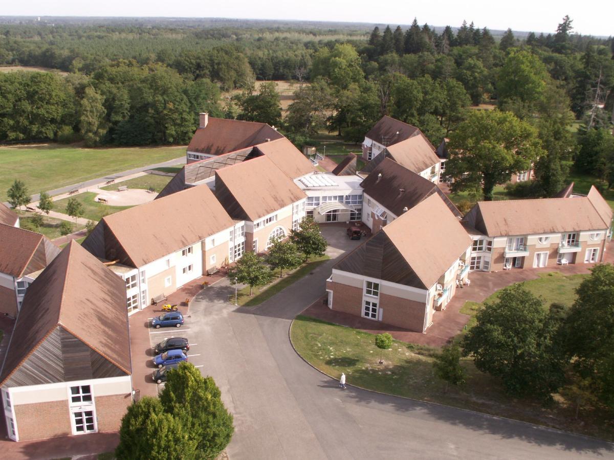 Domaine De Mont-Evray Hotel Nouan-le-Fuzelier Luaran gambar