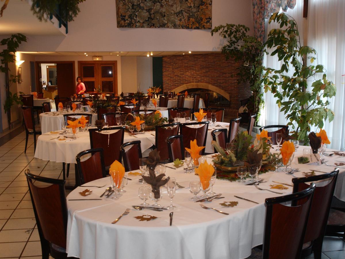 Domaine De Mont-Evray Hotel Nouan-le-Fuzelier Luaran gambar